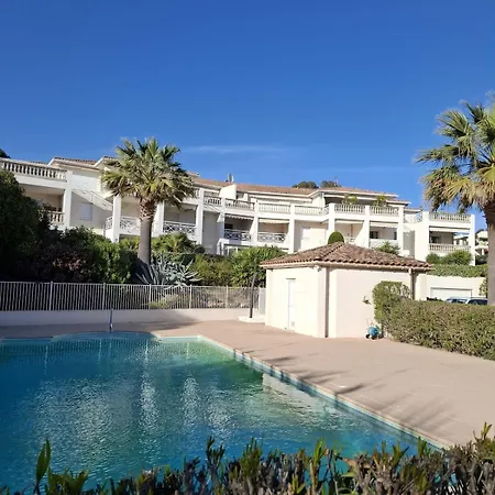 T2 Rdj Raphael Beachfront