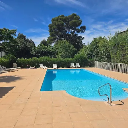 T2 Rdj Raphael Beachfront Lejlighed Saint-Raphaël